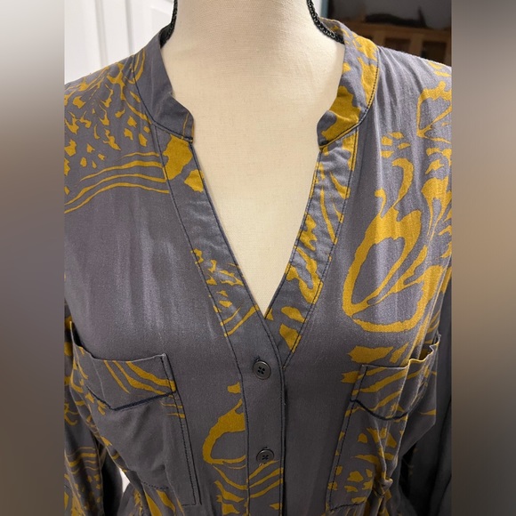 ANTHROPOLOGIE HOLDING HORSES Shirt Dress, Gray with Gold Colored Accent-  Size L - Picture 7 of 13